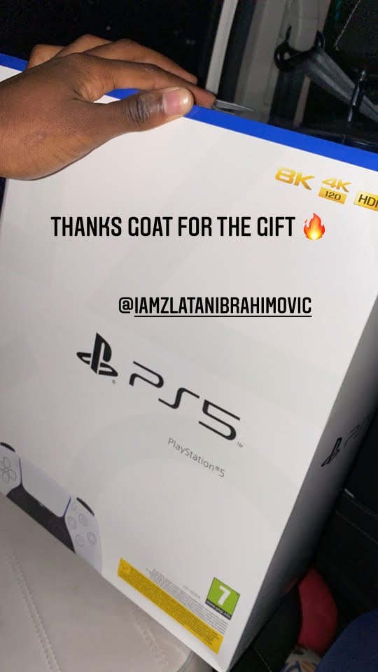 იბრაჰიმოვიჩმა მილანის ფეხბურთელებს PS5 აჩუქა 1