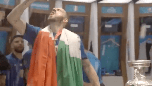 რა ხდებოდა იტალიის ნაკრების გასახდელში ევროპის ჩემპიონობის შემდეგ (ვიდეო) 8